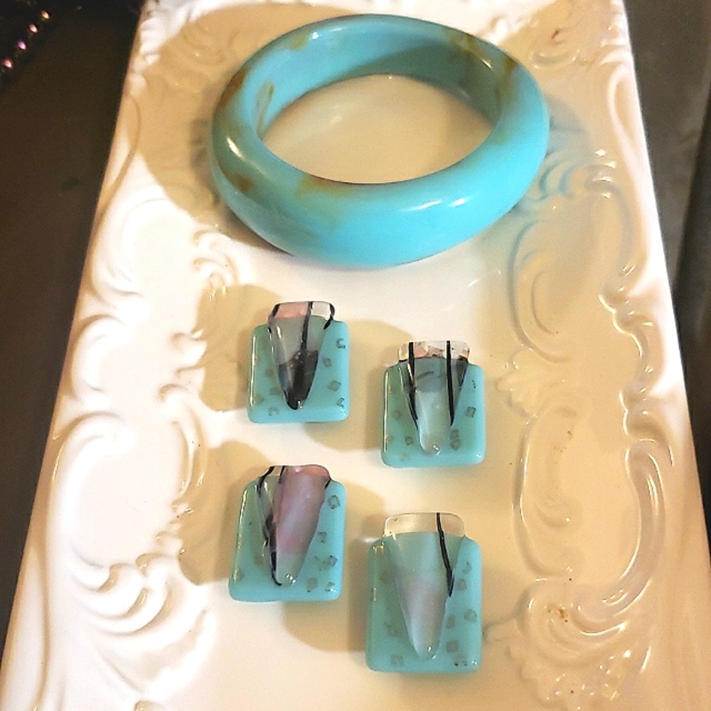 Kitchy Retro Bundle of Turquoise/Seafoam colored Glass Button Covers and Bangle